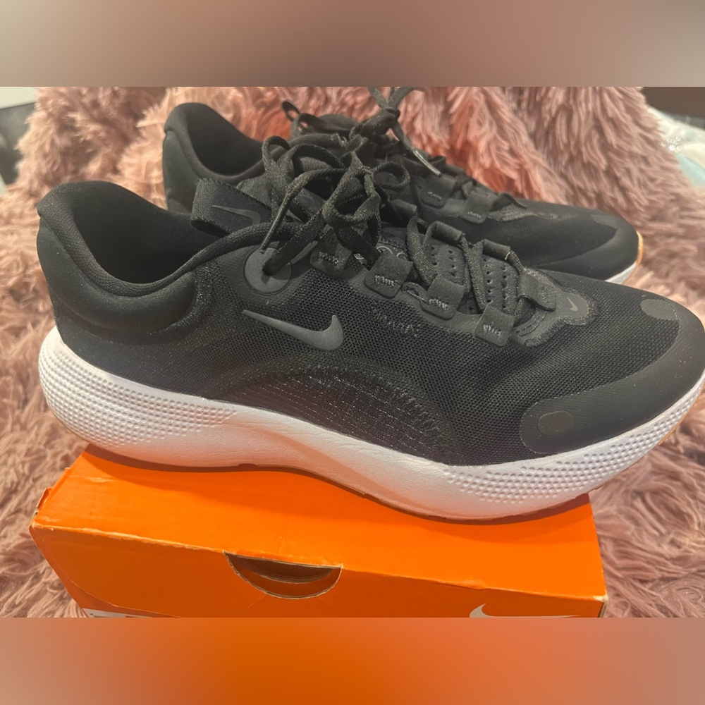 Nike Women’s Air Zoom Structure 19 Shoes